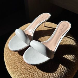 Gianvito Rossi Bijoux Leather Heel